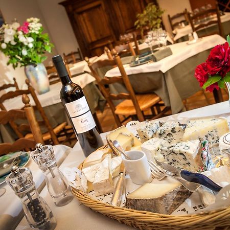 Logis Hotel Restaurant Le Mont Aigoual Meyrueis Exteriör bild