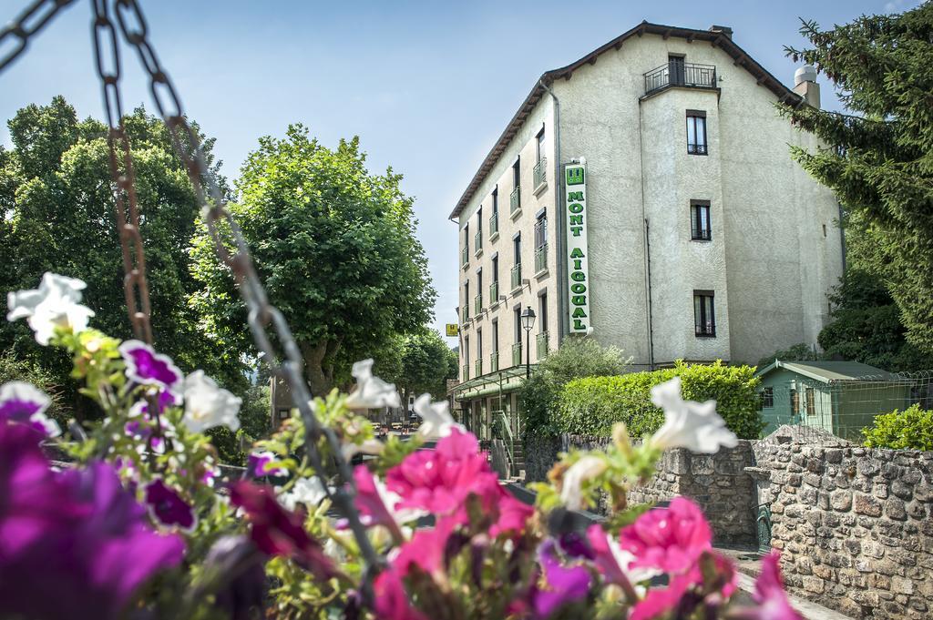 Logis Hotel Restaurant Le Mont Aigoual Meyrueis Exteriör bild