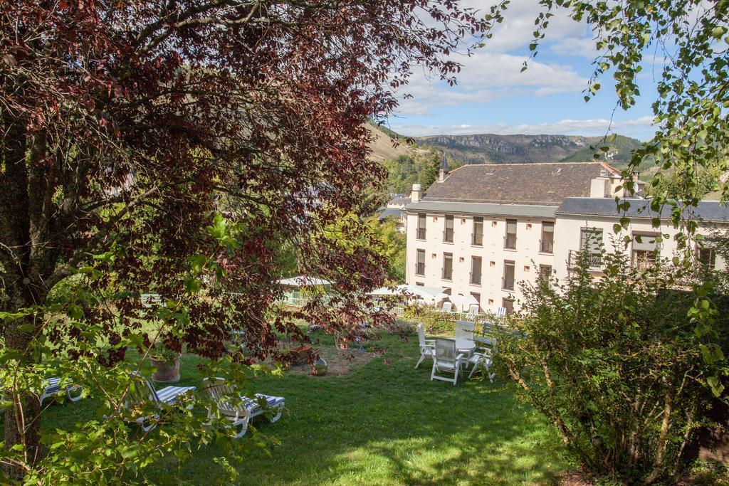Logis Hotel Restaurant Le Mont Aigoual Meyrueis Exteriör bild