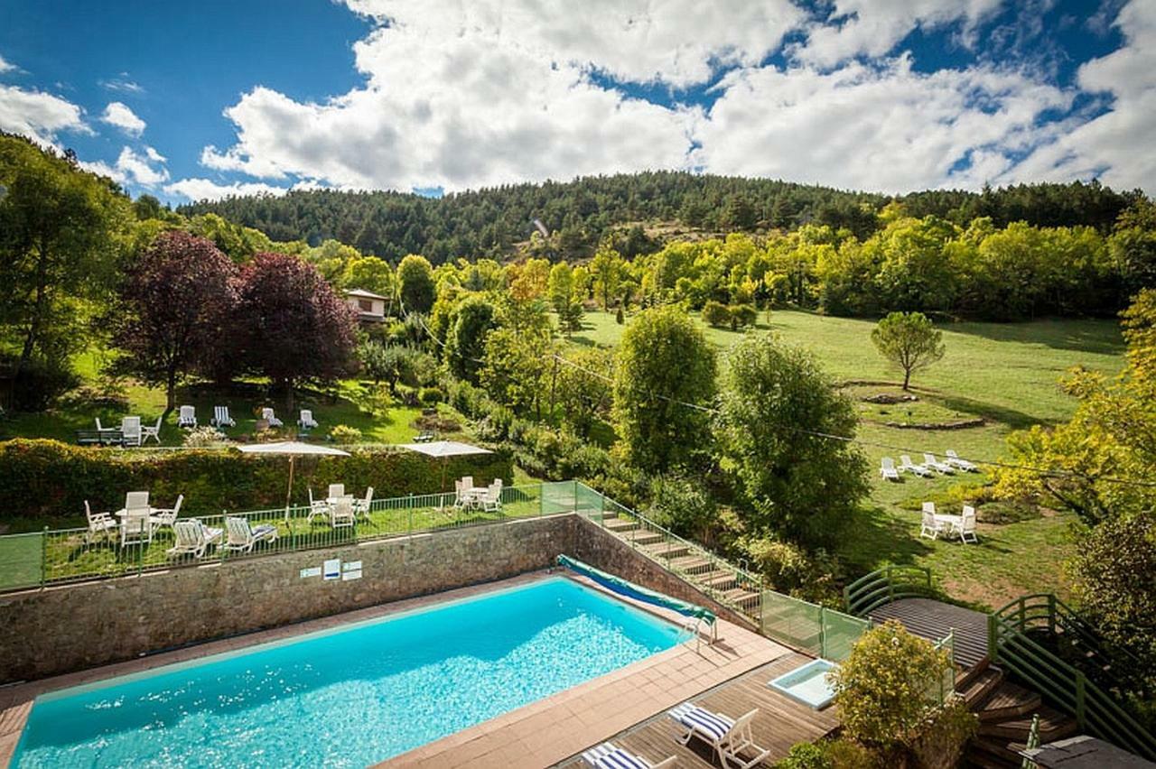 Logis Hotel Restaurant Le Mont Aigoual Meyrueis Exteriör bild